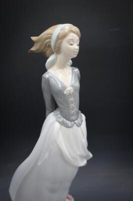 Lladro Sea Breeze Wind Blown Girl #4922g Porcelain Figurine