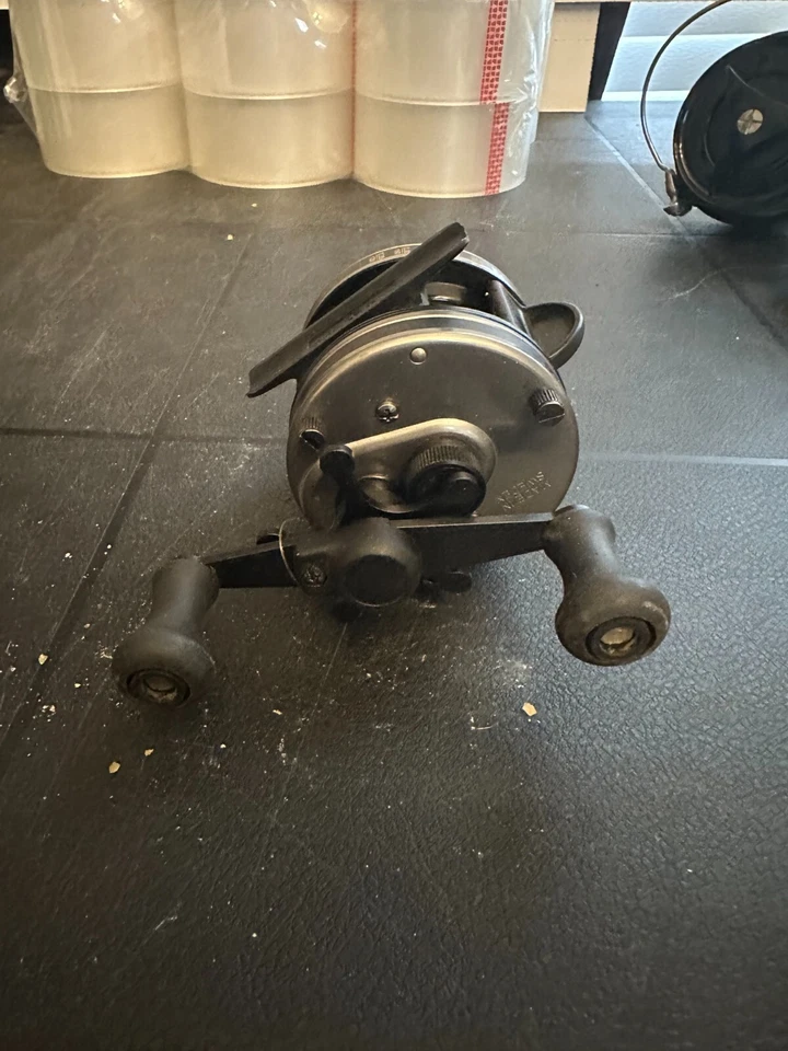 Carrete #18 Abugarcia 4600-C DE COLECCIÓN SUECIA ABU GARCIA piezas Foto 3 de 4