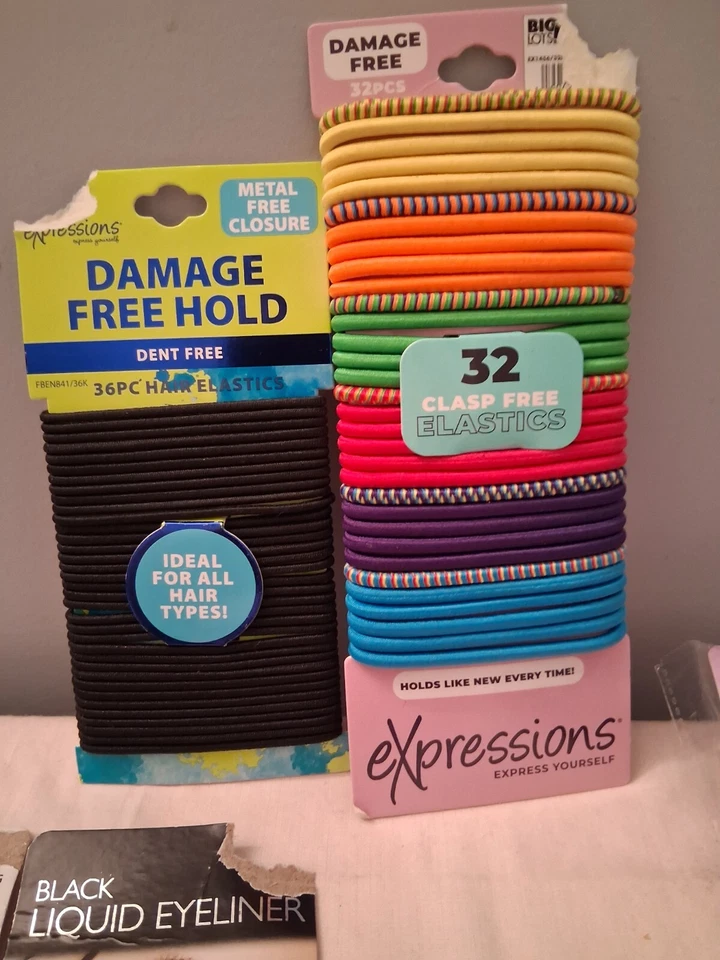 Paquete de belleza NUEVO lazos para el cabello pintura labial negra delineador de ojos líquido negro tapa para el cabello Foto 3 de 4