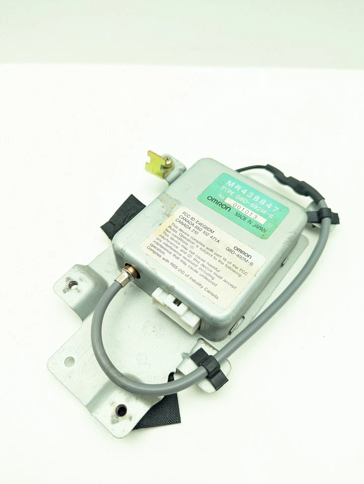 Mitsubishi 3000GT OEM llave sin llave sin módulo receptor computadora MR438847 Foto 3 de 4