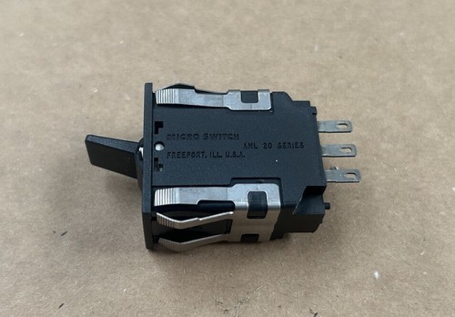 LOT OF 12 Honeywell MicroSwitch AML 23 0336 L173 2A 250V AML23EBA2AA01 - Picture 3 of 5