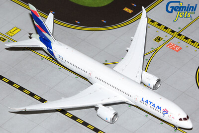 LATAM Boeing 787-9 CC-BGM Gemini Jets GJLAN2079 Scale 1:400