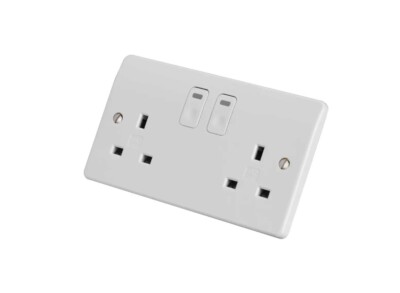 MK Logic Plus 13A 2 Gang intelligente Schaltsteckdose weiß CS2747WHI