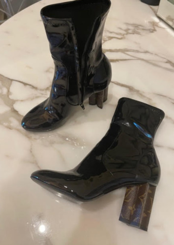 Louis Vuitton Silhouette Ankle Boot BLACK. Size 38.0