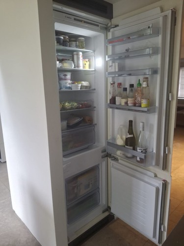 Bosch KIV87VFF0G WH Built In Fridge Freezer 70 30