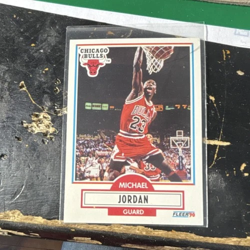 Fleer 1990-91 Michael Jordan #26 Chicago Bulls NBA Basketball Card