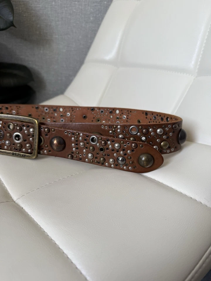 Tachuelas de cinturón de cuero marrón Replay remaches estilo vintage occidental vanguardista Foto 3 de 4