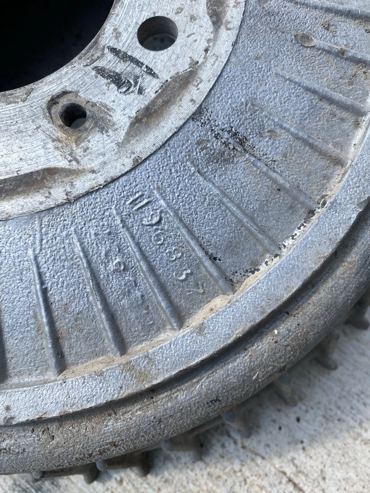 Aleta de tambor de freno de aluminio Buick con aletas Hot Rod Rat Rod personalizada Ford Dodge Chevrolet Foto 4 de 4