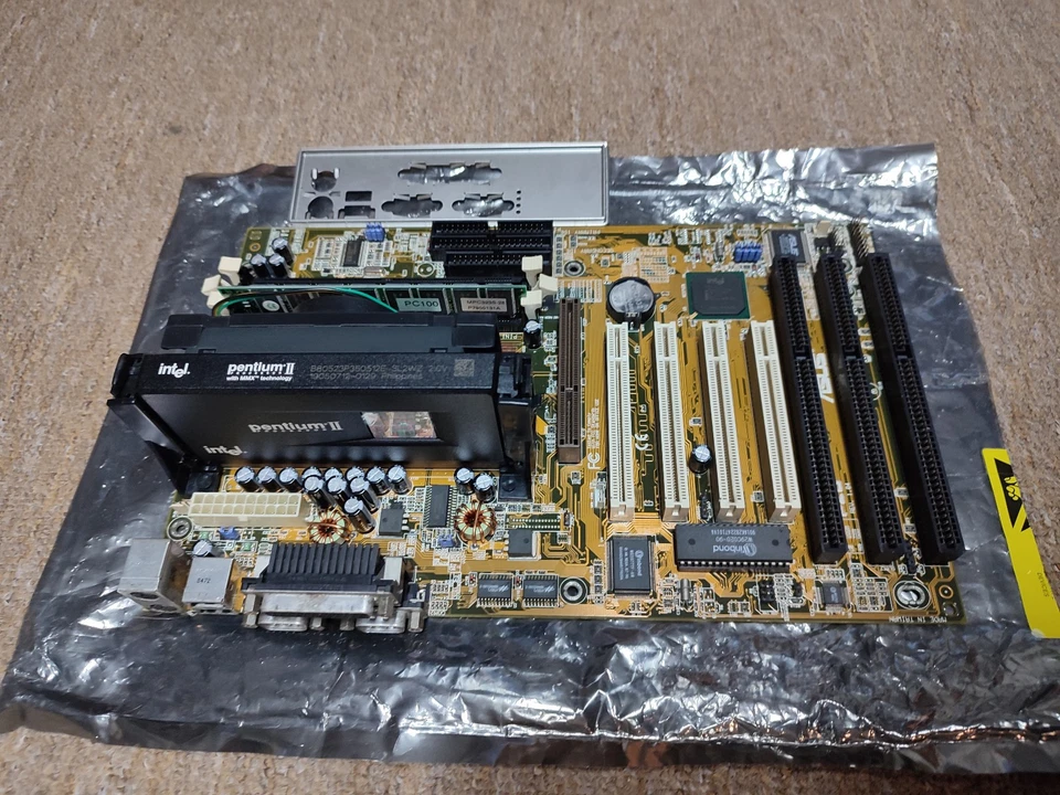 ASUS P2B (PCB 1.04) ++ Pentium II ++ RAM 100 ++ ATI Rage 128 ++ TOP Retro Win95/ - Bild 3 von 4