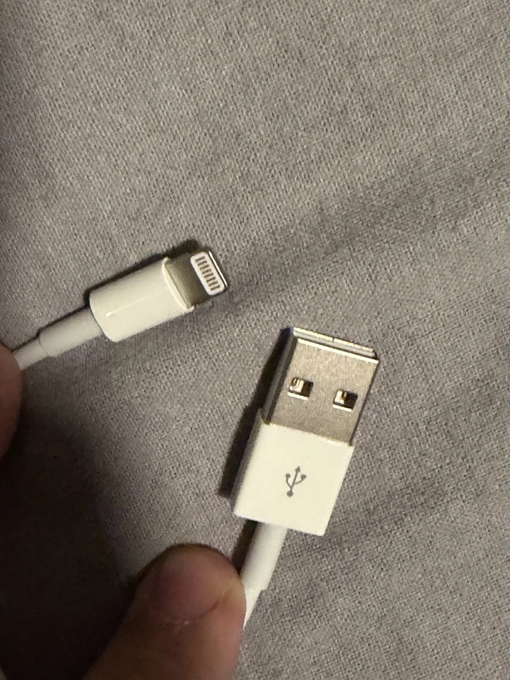 Apple Lightning to USB Cable 1m/3ft MUQW3AM/A  A1480 OEM Open Box - Image 3 of 3