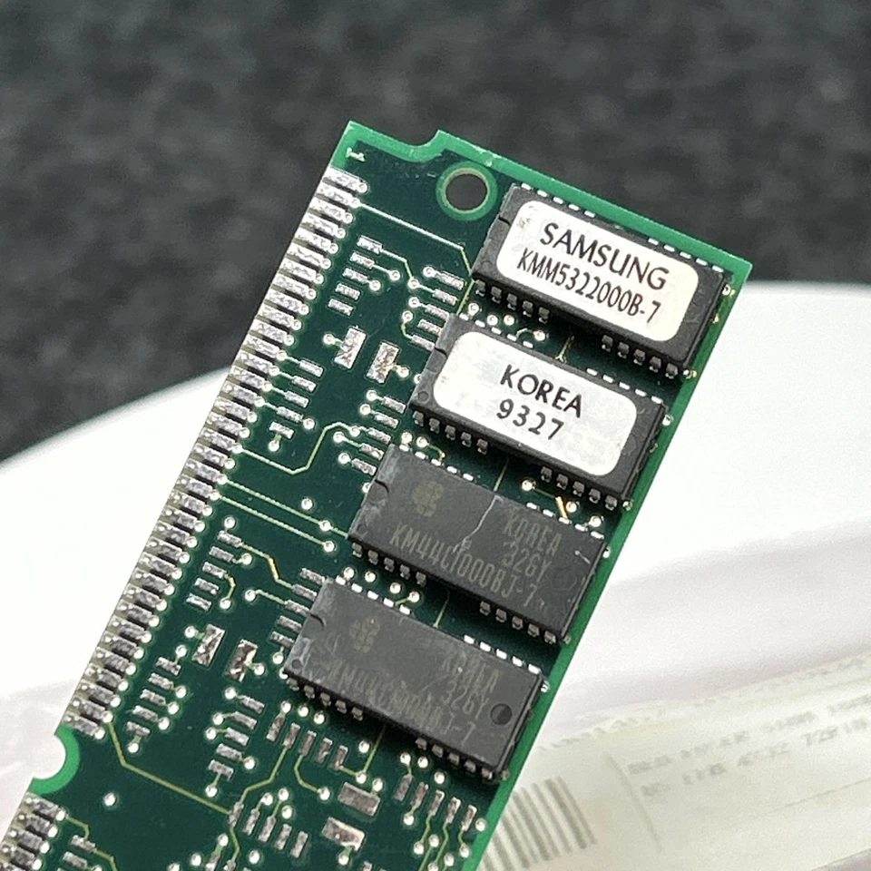 KMM5322000B-7 Samsung 8MB FastPage non-Parity 70ns 5v 72-Pin SIMM Memory Module - Image 3 of 4
