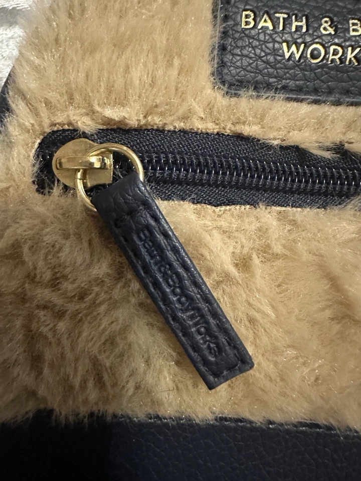 Bolso de Cosméticos Bath & Body Works Azul Marino Bolsillo con Cremallera Retirado Foto 3 de 4