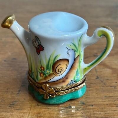 Limoges Watering Can Snail Butterfly Springtime Garden Trinket Box Peint Main