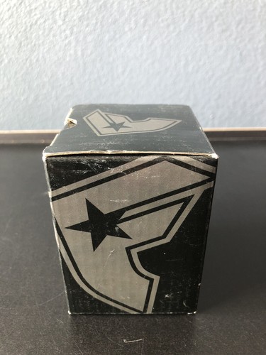 RARE Famous Stars And Straps Vinyl Figure Travis Barker Blink 182 Medicom Toy - Picture 8 of 10