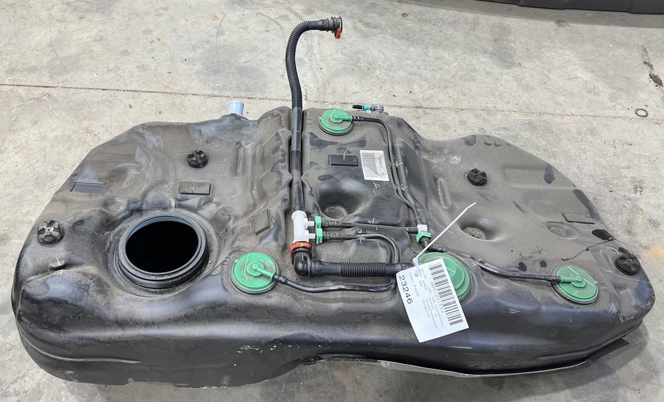 Conjunto de tanque de combustible Subaru Impreza 2017-2023 OEM 42012FL01A Foto 2 de 4
