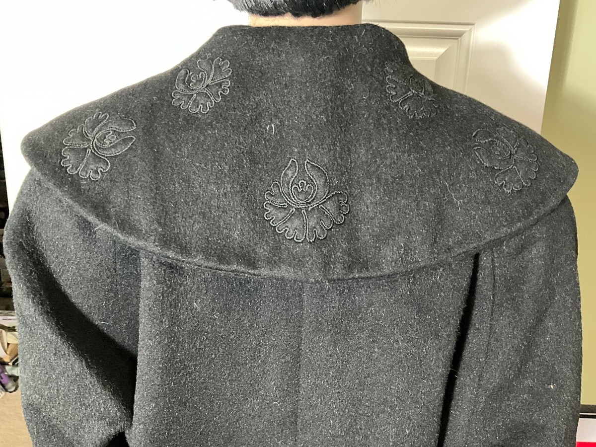 VINTAGE 1940'S BLACK WOOL SWING STYLE COAT WITH SHAWL COLLAR