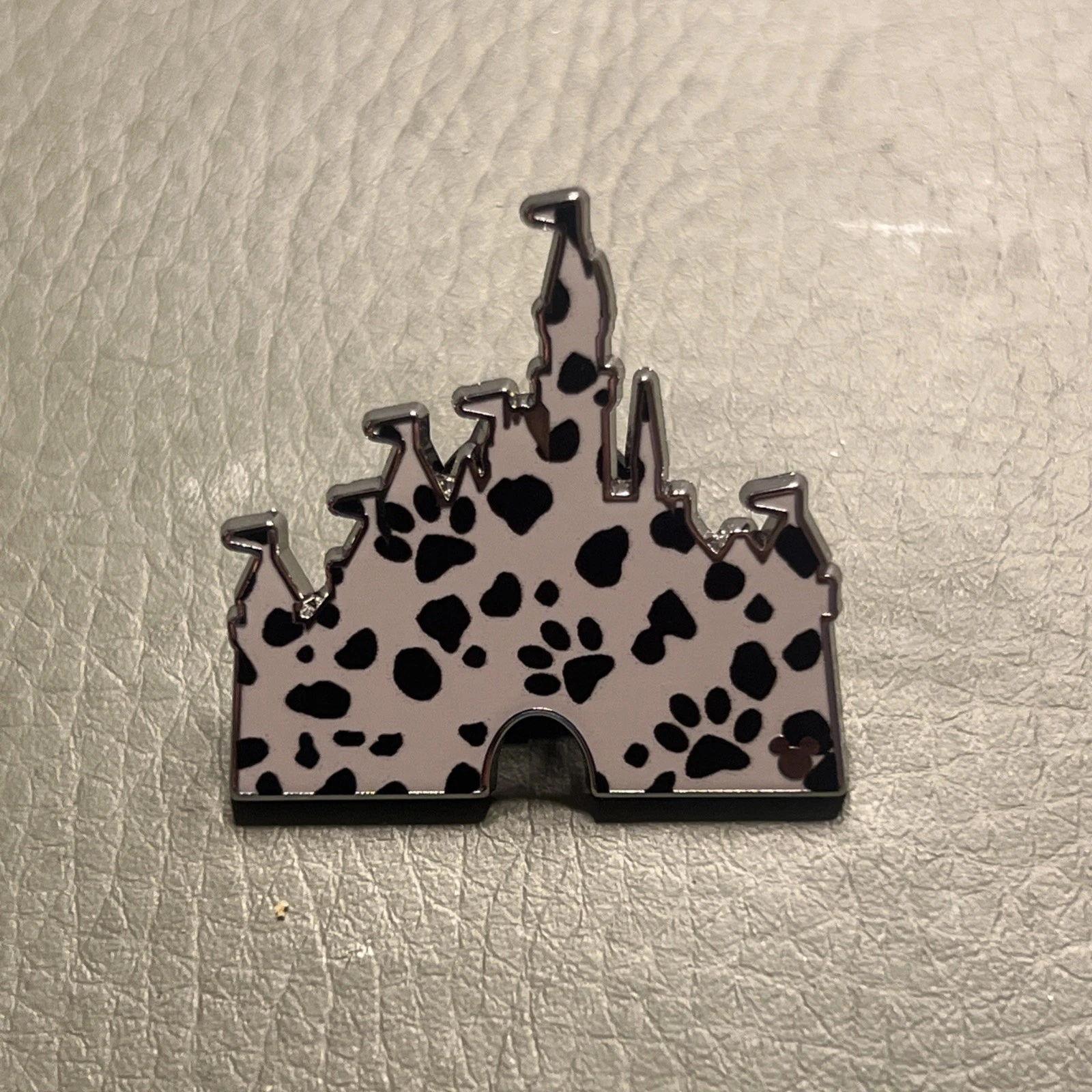 Disney 2026 Disneyland Hidden Mickey Pin 101 Dalmations Castle