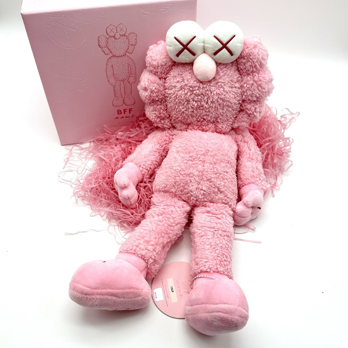 世界限定3000体 KAWS BFF Plush pink KAWS BFF Pink Plush Figure – Limited Edition of 3000 – #1349