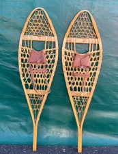 EXCELLENT Vintage SNOWSHOES 40 x 12 Snow Shoes w/ LEATHER BINDINGS