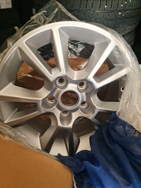 Set di 4 Cerchi Opel 6,5x15 pcd 5x110 ET37 foro 65,1 NUOVI - Immagine 2 di 3