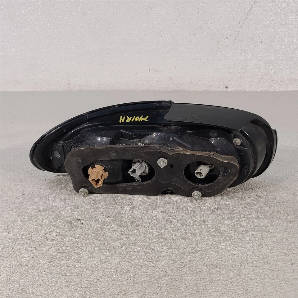 06-08 Luz trasera para pasajero Mazda Miata MX-5 RH AA7401 Foto 4 de 4