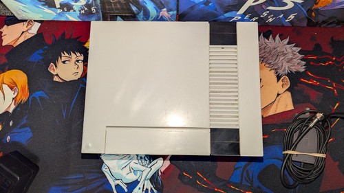 Nintendo NES Console System Bundle with Controllers & Zapper Tested Working - Picture 3 of 11