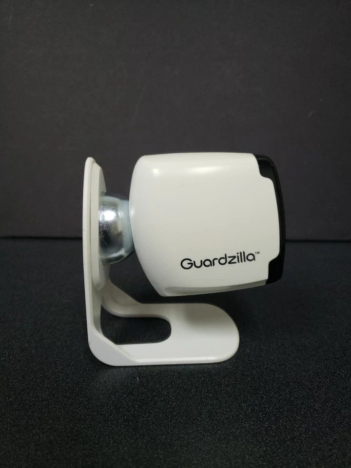 Cámara de seguridad Guardzilla inalámbrica de alta definición interior/exterior (GZ100W) Foto 3 de 4