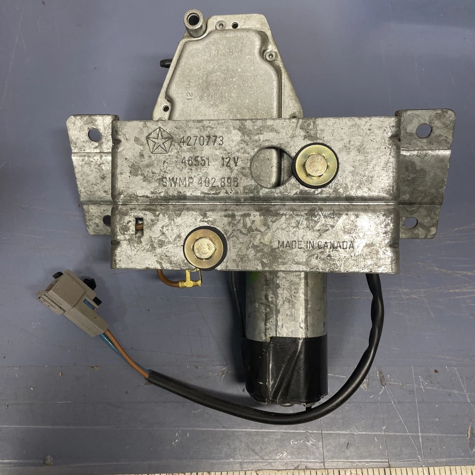 Motor limpiaparabrisas escotilla trasera Chrysler LeBaron & Dodge Lancer 1985-1989 Foto 2 de 4