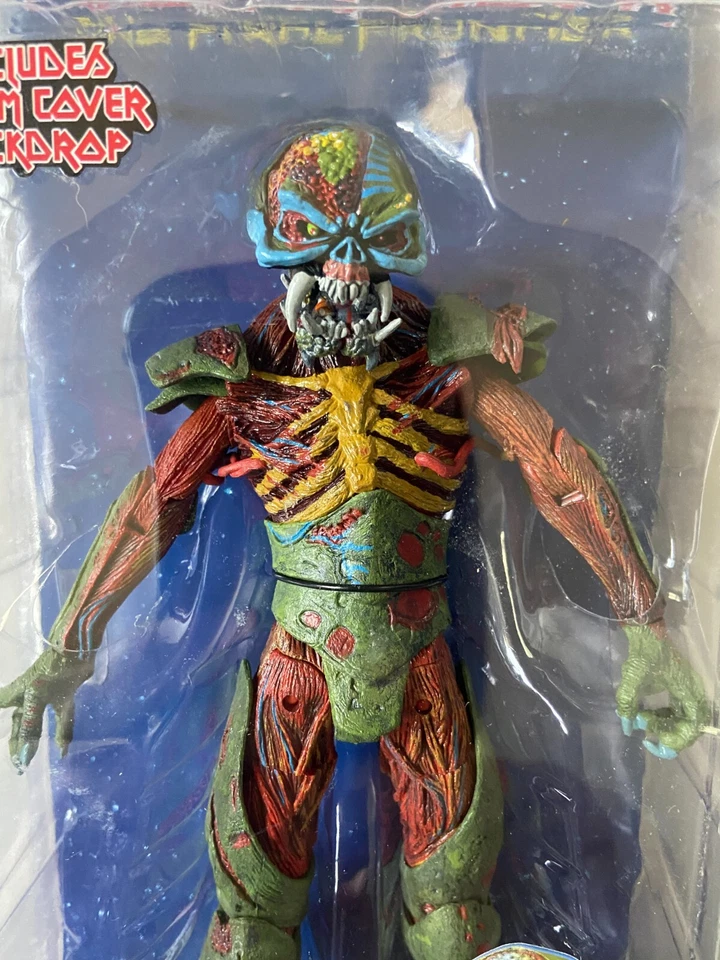 Figura de acción NECA Iron Maiden Eddie The Final Frontier portada de álbum Foto 2 de 4