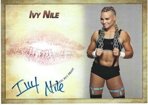 Ivy Nile Autographed 2022 Collector's Expo Pro Wrestling Kiss Card WWE #1 - Foto 1 di 2