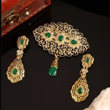 Elegantes Schmuckset mit Brosche & Ohrringen ...