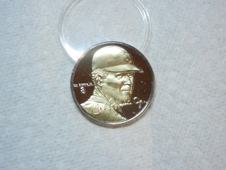 BASEBALL" CAL RIPKEN JR " ONE TROY OUNCE SILVER & 24 k GOLD HIGHLAND MINT COIN