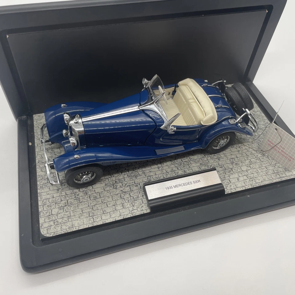 Franklin Mint 1/24 Scale B11XM23 - 1935 Mercedes 500K Roadster - Blue - Image 2 of 4