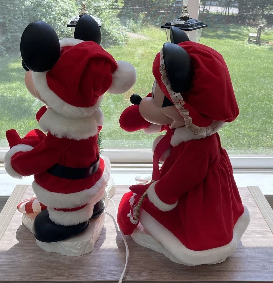 Santa's Best 1996 Animated 21" Christmas Mickey& Minnie Mouse w Light Post WORKS - Image 4 of 4