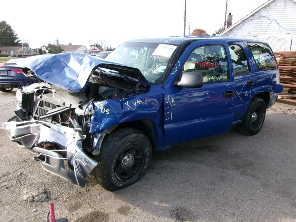 Brazo de control inferior inferior delantero izquierdo usado se adapta a: Chevrolet Tahoe 2005 4x2 6 l Foto 2 de 4