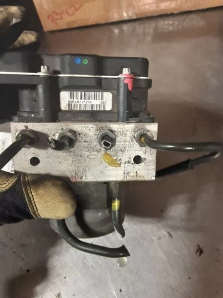 Bomba de pieza de freno antibloqueo 4 puertas sedán AWD compatible con 07-08 Infiniti G35 258042 Foto 2 de 4