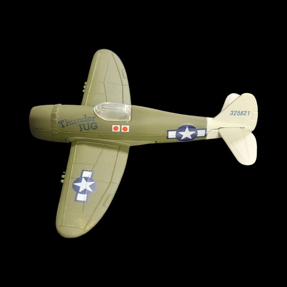 Avión militar Road Champs P-47D Thunder Jug. USAF. Fuerza Aérea de los Estados Unidos. Foto 2 de 4