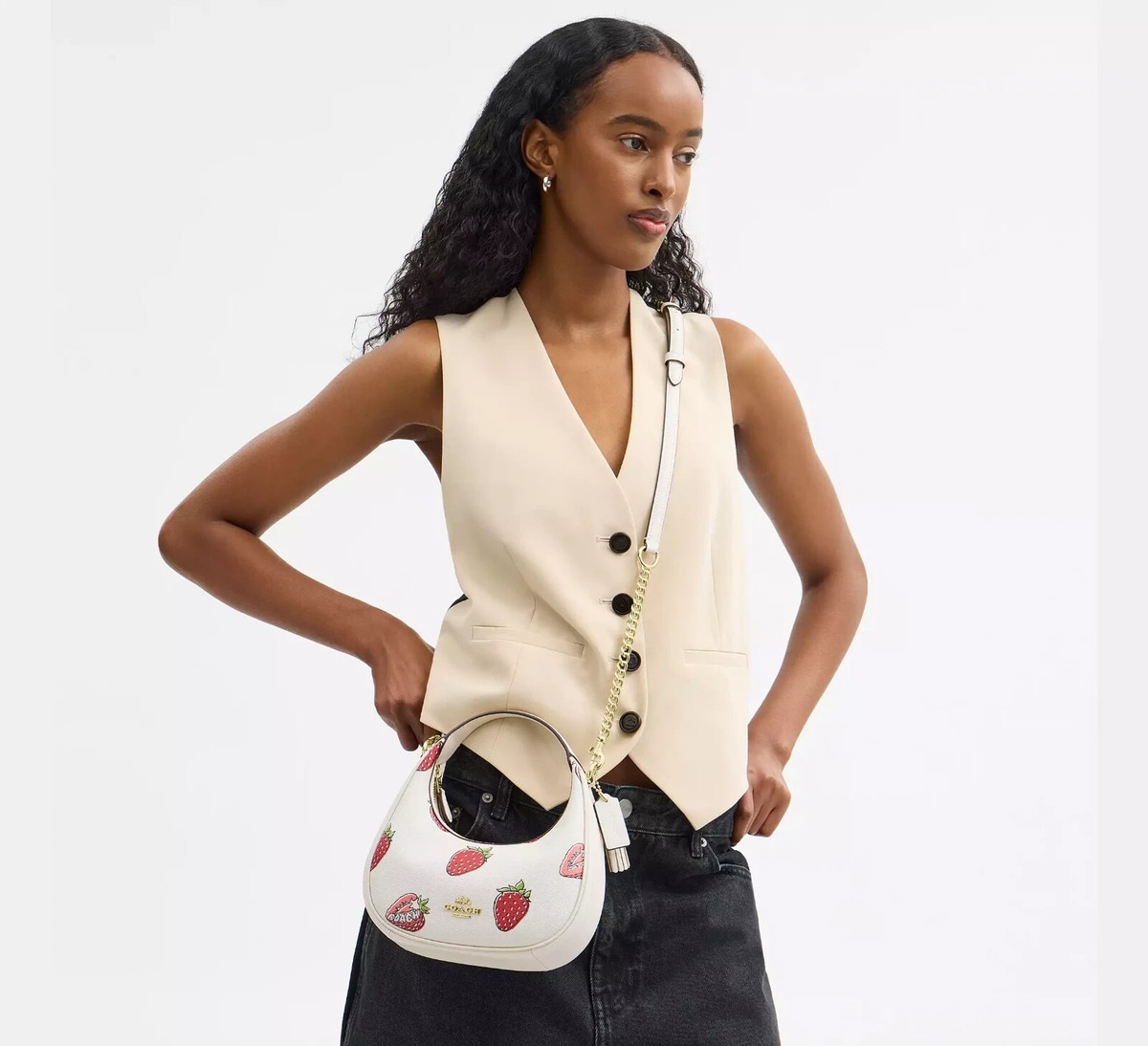 ショルダーバッグ・ポシェット COACH Carmen Mini Crossbody Bag CAL01 CAL00 COACH Carmen Mini Crossbody Bag - Strawberry Print NEW CAL01