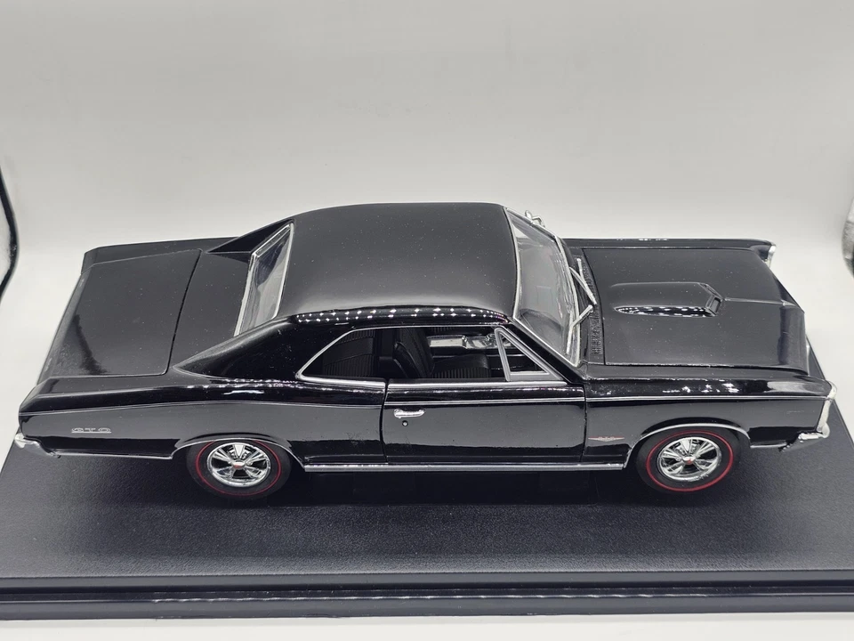 Pontiac GTO 1966 Nero 1:18 Welly In Box - Immagine 4 di 4