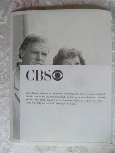 THE TENTH MONTH 7x9 b/w Press Photo/ Keith Michell & Carol Burnett - Picture 2 of 2