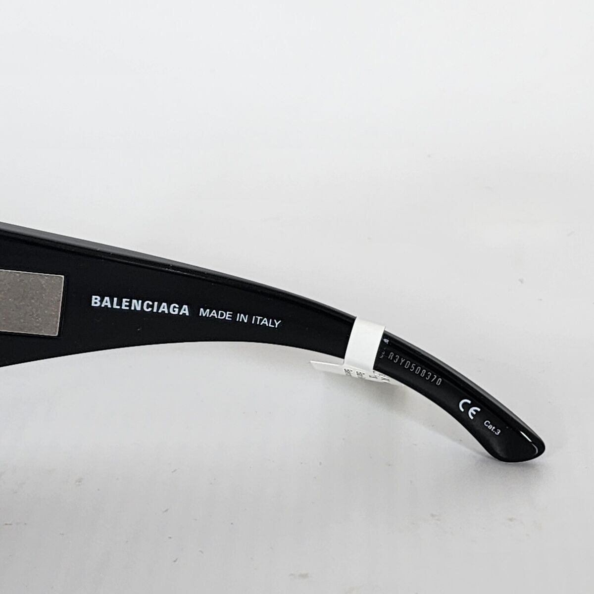 🍀BALENCIAGA BB0189S Bold Round BB Logo Sunglasses 001 Black 🍀BALENCIAGA BB0189S Bold Round BB Logo Sunglasses 001 Black