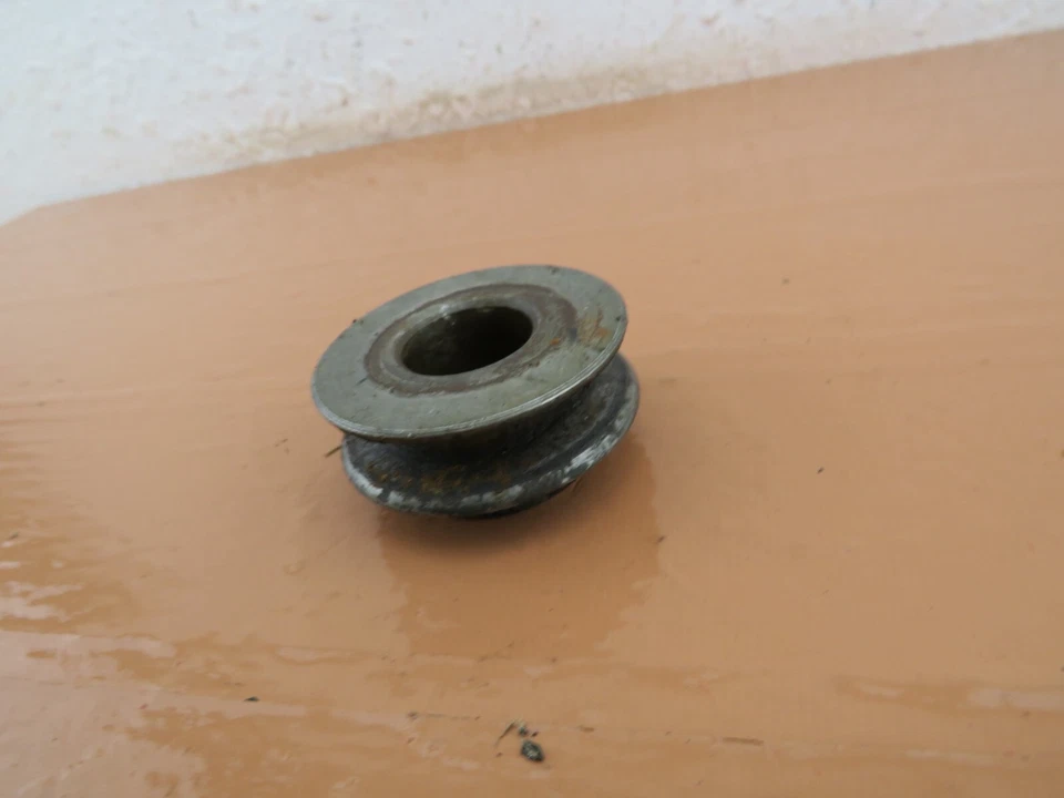 Polea cortacésped Lawn Boy 8223 OEM 677407 Foto 2 de 4