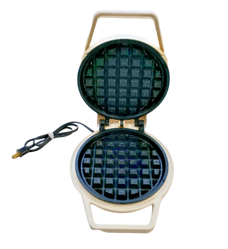 toastmaster waffle iron red light