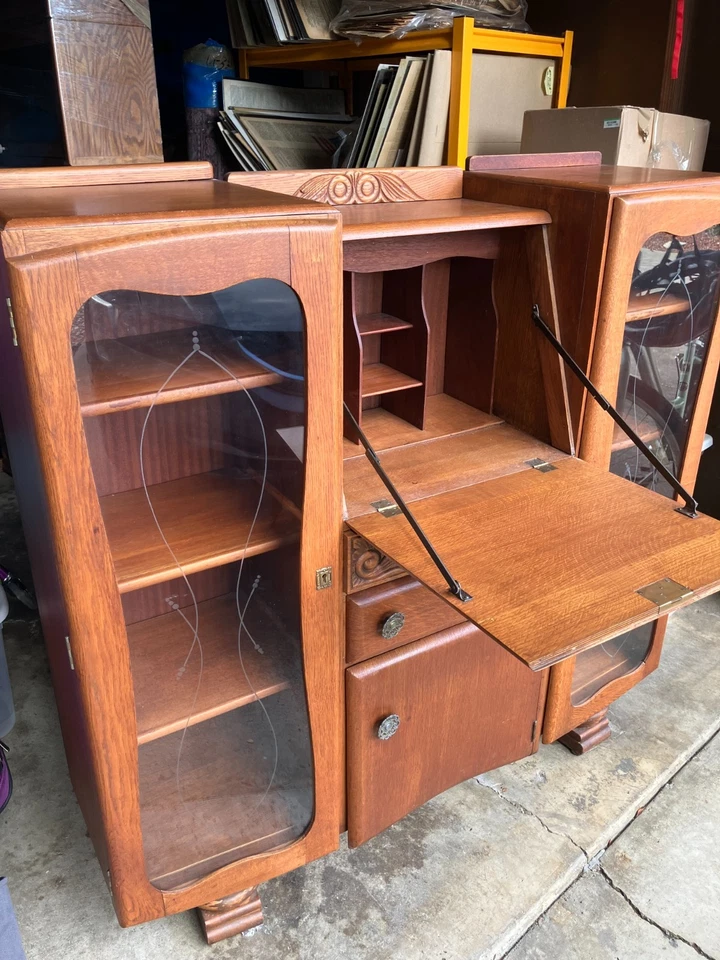 Hermosos detalles tallados y vidrio para secretaria de madera vintage Foto 3 de 3