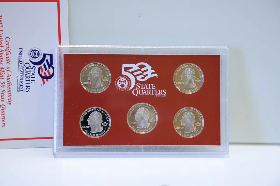 2007 S U.S. Mint 50 State Quarters Silver Proof Set U.S. Mint Box & COA - Image 2 of 4