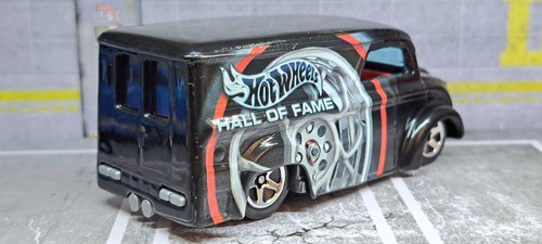 HOT WHEELS DAIRY DELIVERY HALL OF FAME TOP 10 ONLY MINTY - Picture 3 of 9
