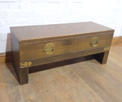 Oriental style low console table with 2 drawers - Picture 4 of 13