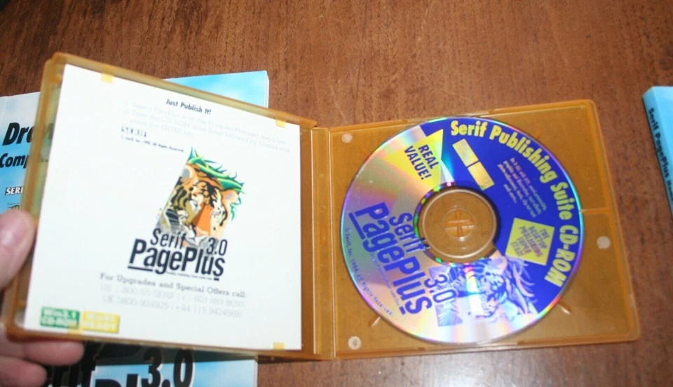 Serif 3.0 Page Plus 台式机出版版包括 CD-ROM **批量** Windows 95 — 第 4/4 张图片
