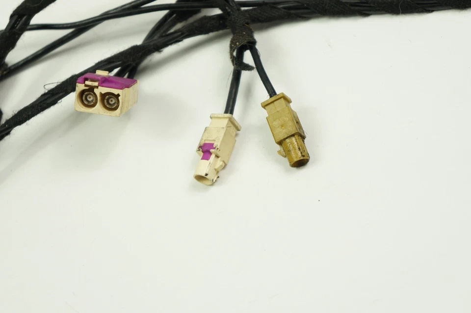 VW T5 Multivan Wiring Harness Antenna 7H5035550F - Image 3 of 4