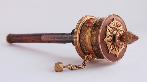 Rueda de oración de mano para budismo tibetano chapada en oro de 14" de Nepal - Imagen 6 de 7